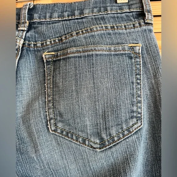 ✌🏼Old Navy Diva Jeans Size 6 Short Perfectly Distressed Straight Leg Boho Style - Picture 5 of 10